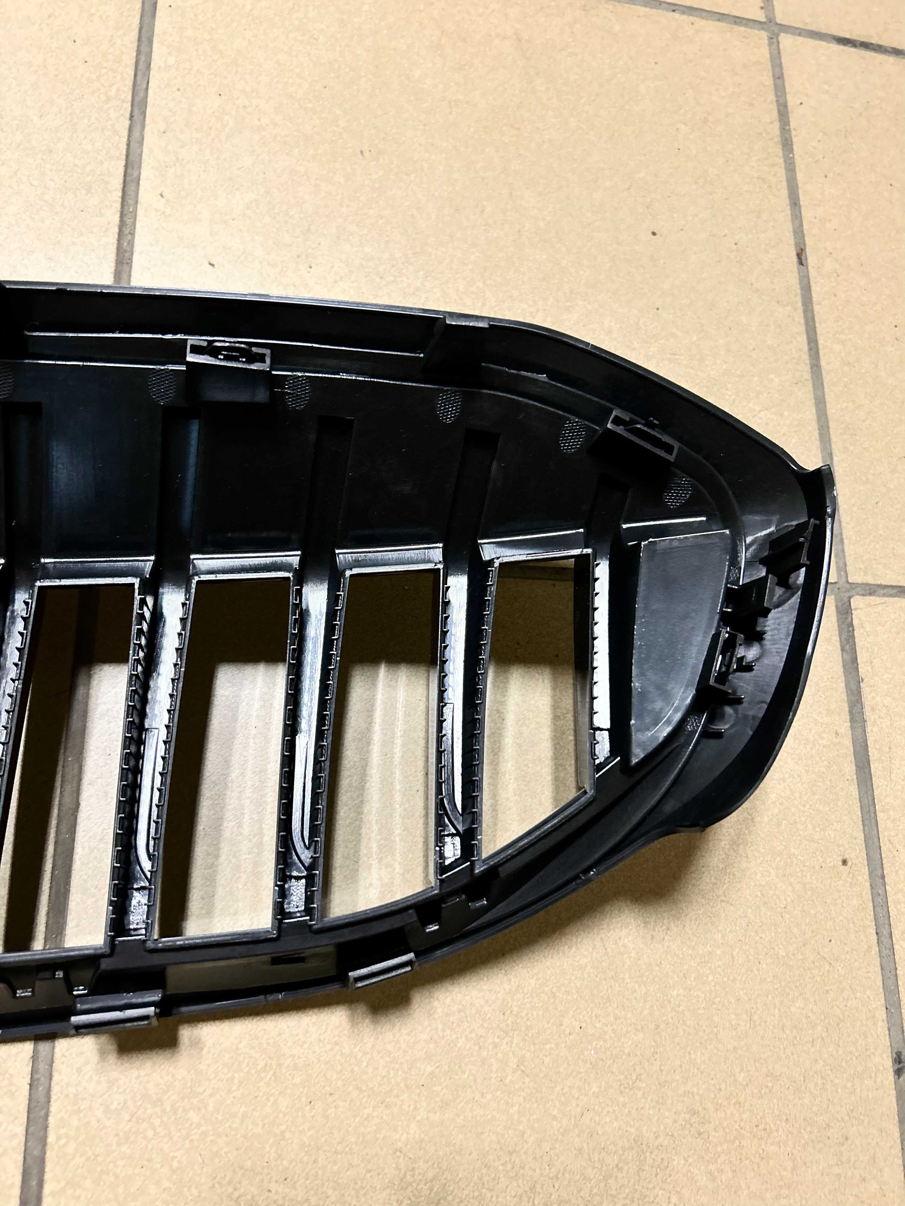 Решітка радіатора BMW 3 G20 G21 передні ноздрі 51138072085