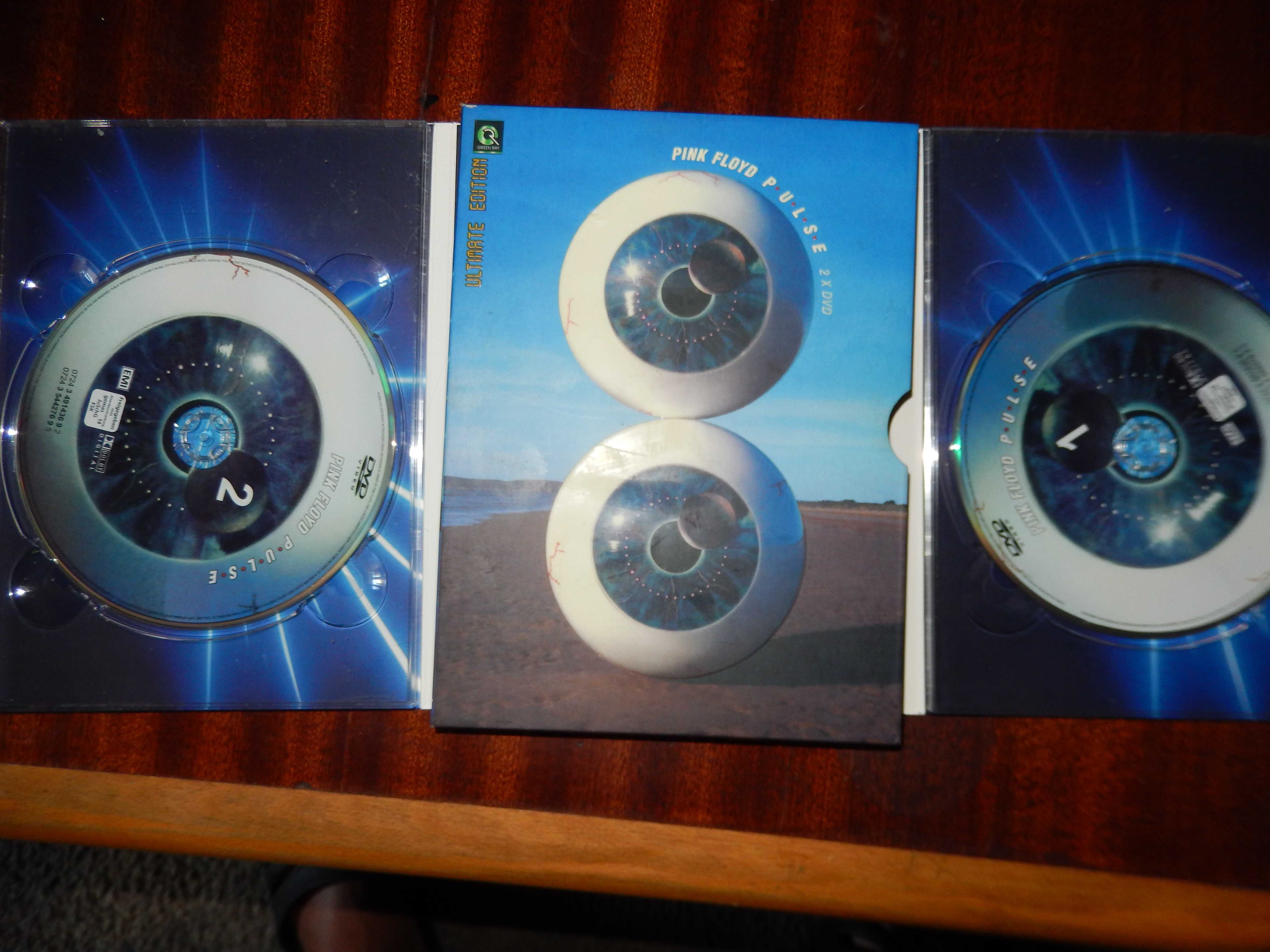 DVD и CD диски с фильмами и музыкой