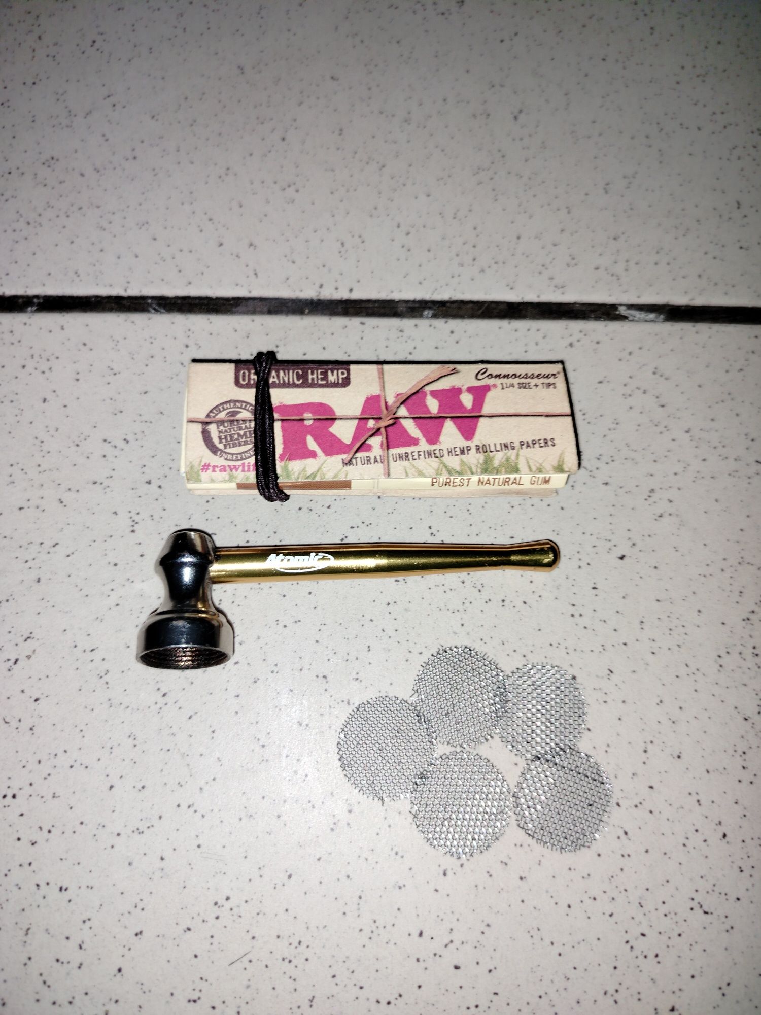 Bibułki RAW+ filterki ,metalowa lufka ATOMIC i metalowa papieros,sitka