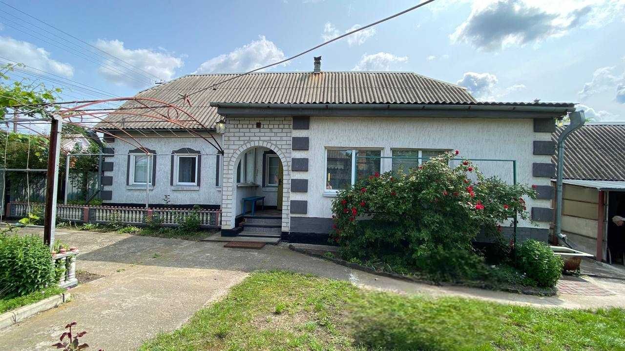 Продам будинок у с. Степанки – заходь і живи!