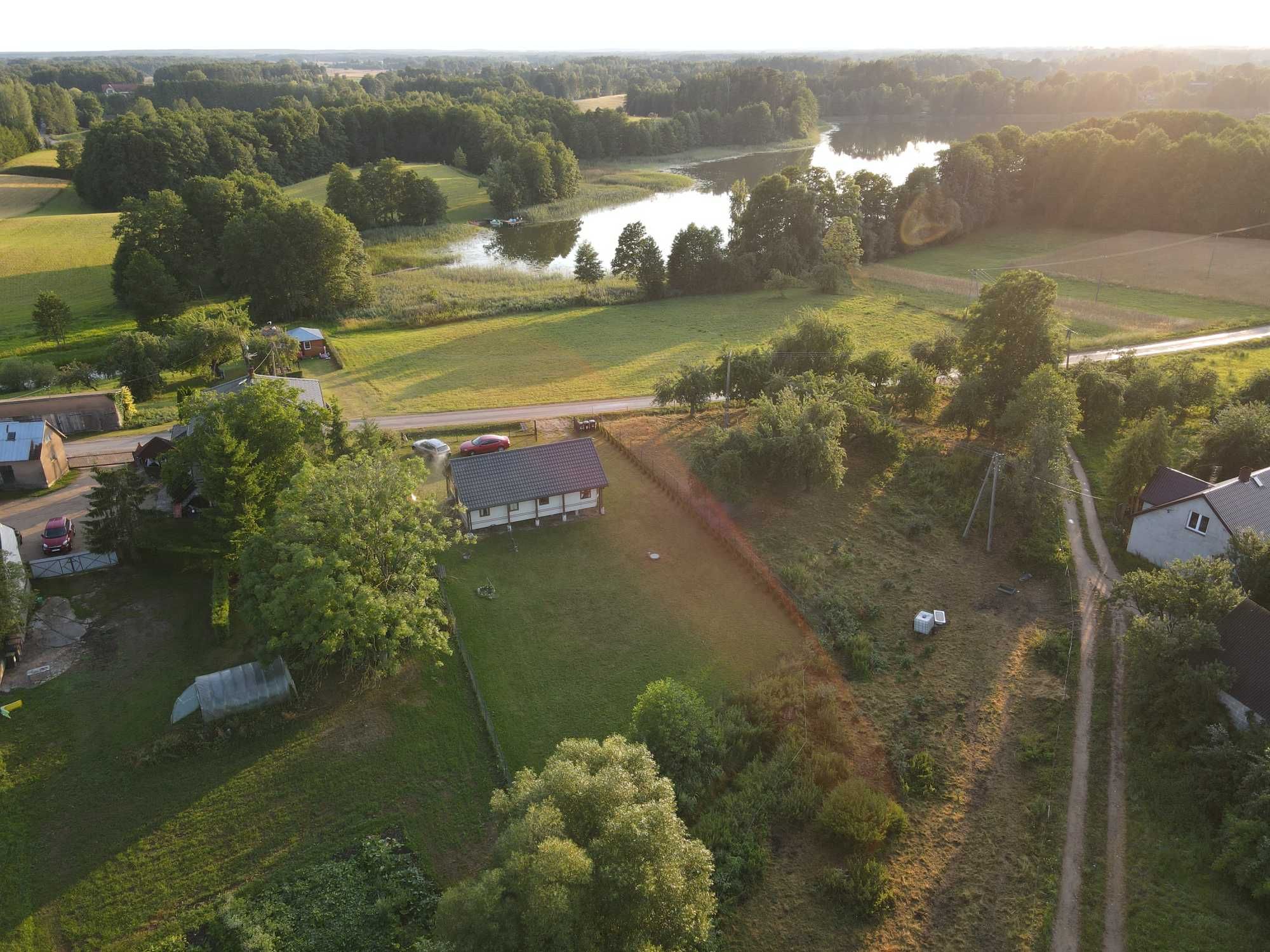 Agroturystyka domek nad jeziorem z dużym tarasem , balia