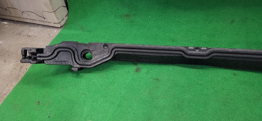 Absorber zderzaka przedniego Mercedes A-Klasa W177 AMG