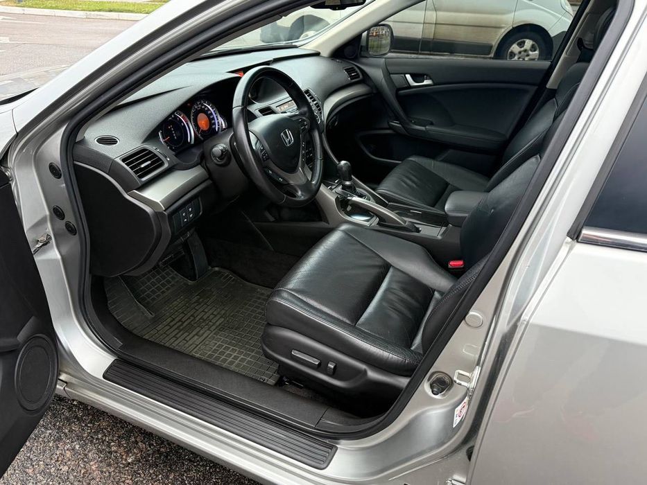 Продам Honda Accord 2008г 47 тыс км автомат