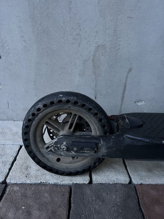 Електро самокат в хорошому стані