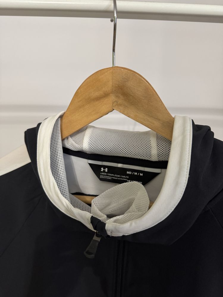 Жіноча вітровка Under Armour М