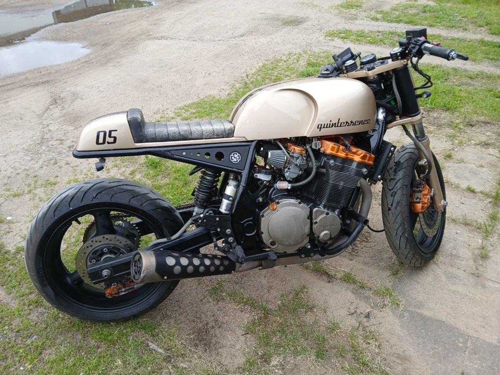 Cafe Racer suzuki inazuma quintessense 1200