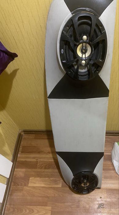 Продам полку с динамиками новые на ваз