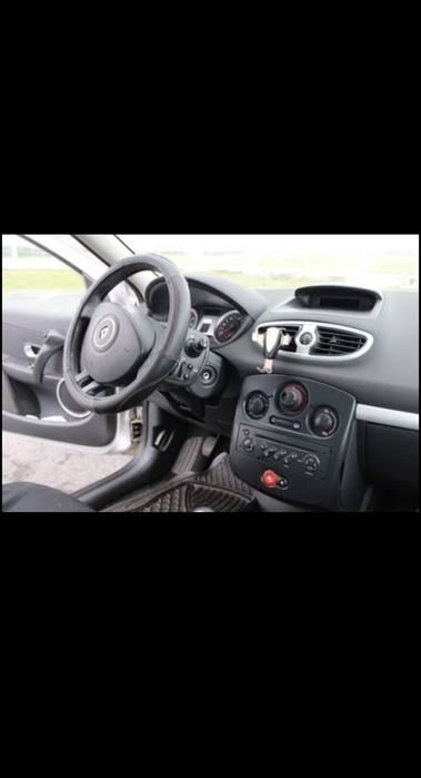 Renault Clio III 1.2 16V 75CV