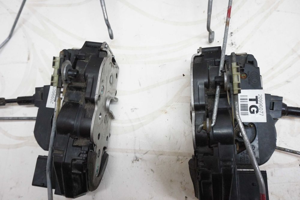 Замок двері Chevrolet Equinox \Шевроле Еквінокс 2.4 (2010-2016)