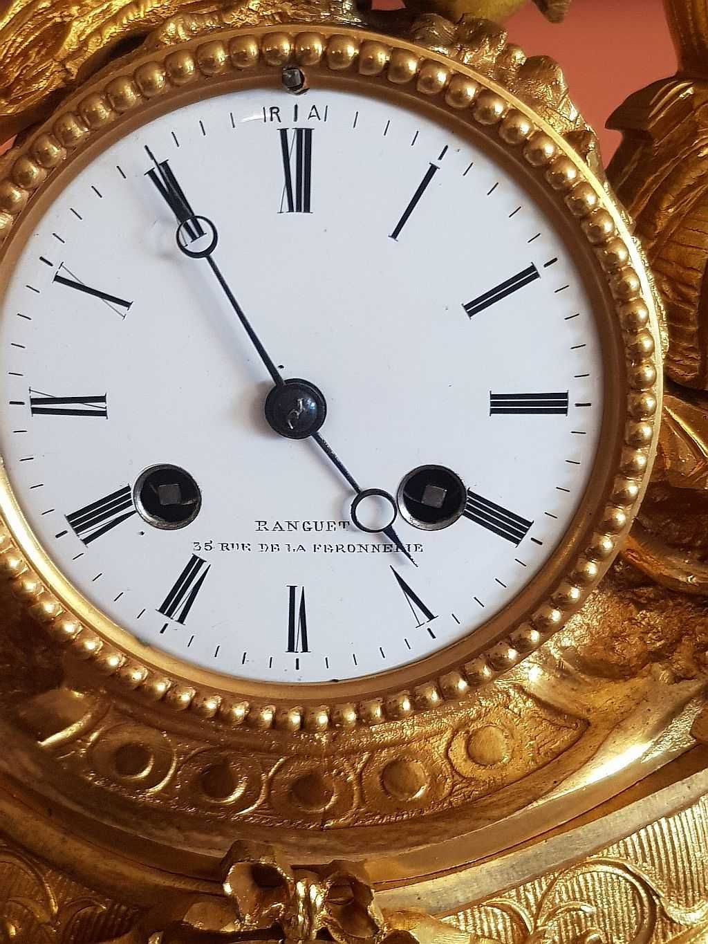 Francuski zegar kominkowy na Konsoli - Brąz Złocony