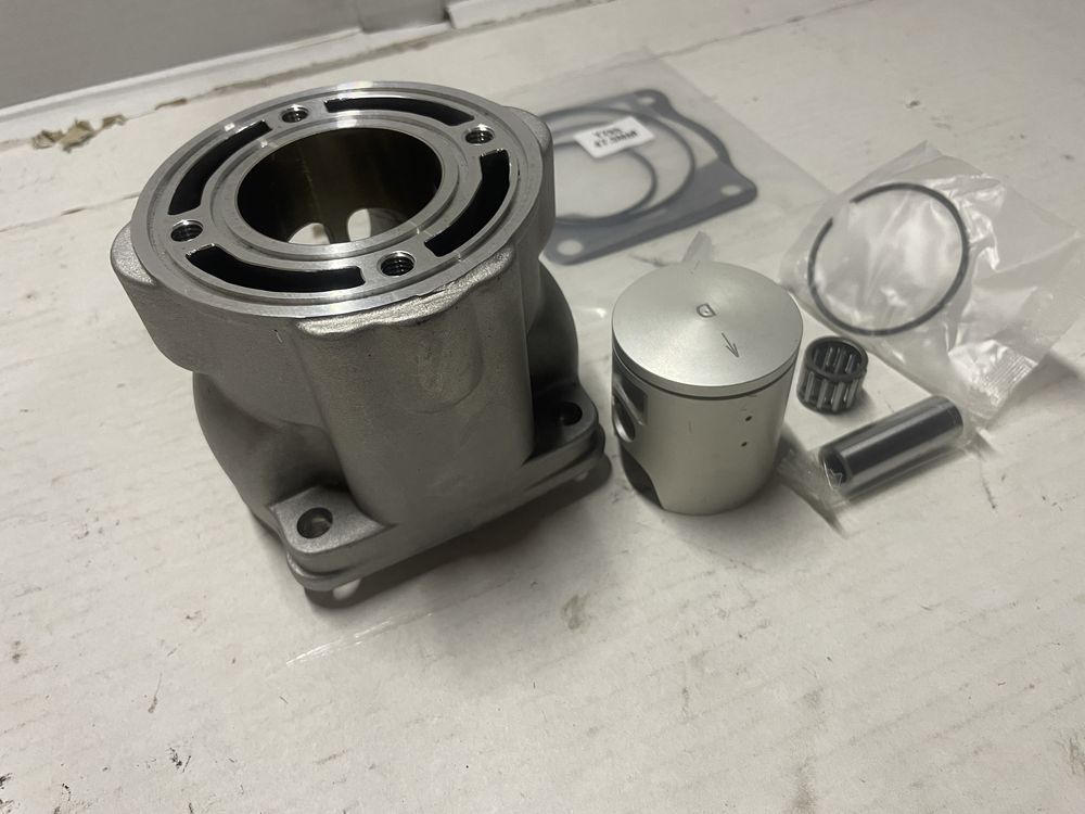 Cylinder z tłokiem  komplet Yamaha Yz 85 02-20