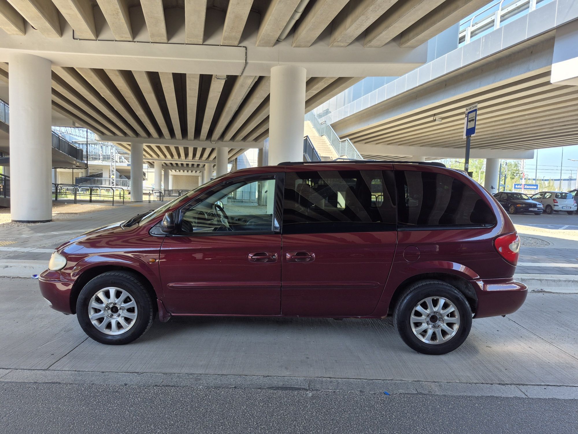 Chrysler Voyager 3.3 benzyna+LPG, 2002 r. 7 osobowy, klima, skóry