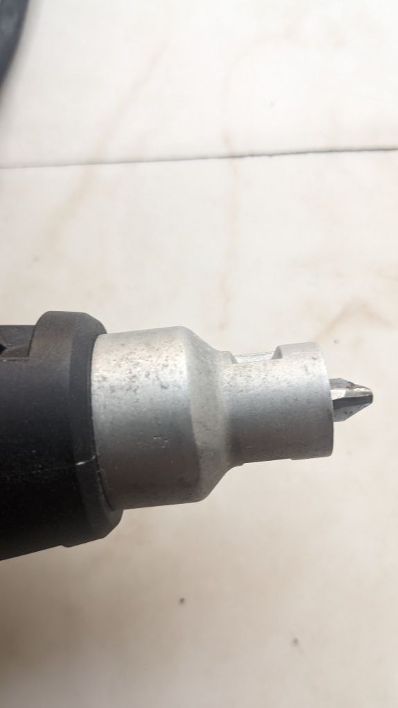 Продам електричний шуруповерт Hitachi