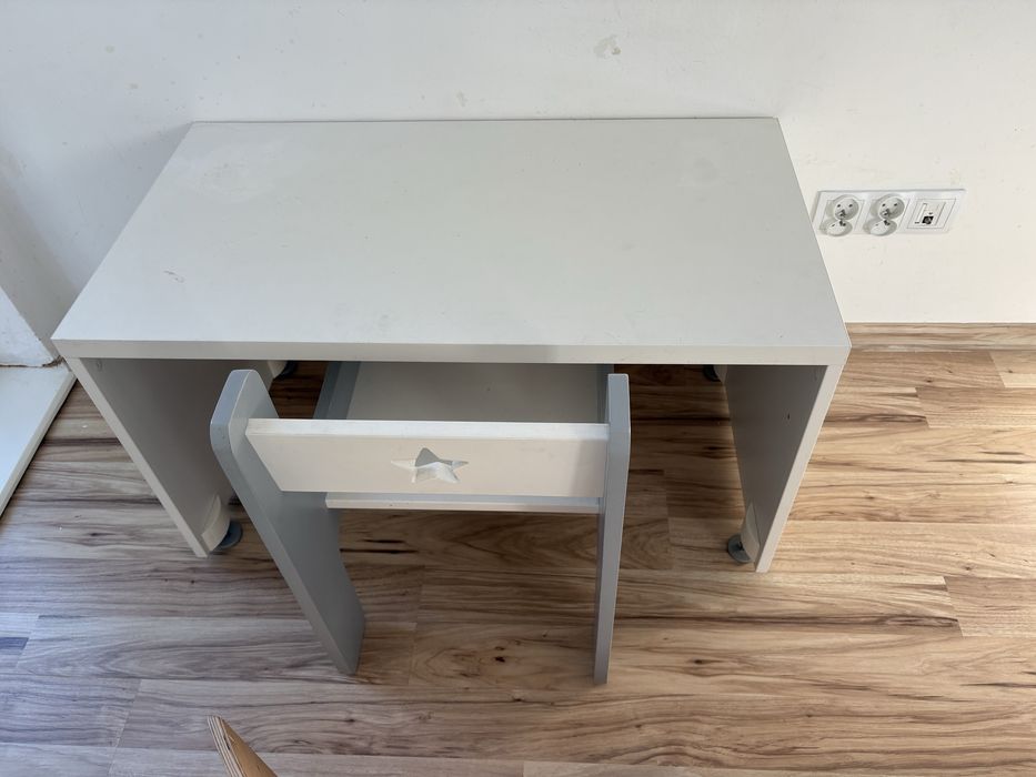 Oddam Biurko i krzeselko