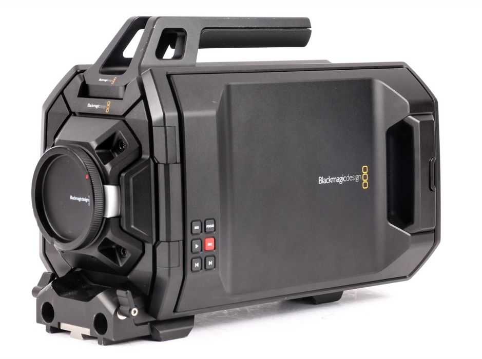 Blackmagic URSA + Blackmagic Case + Base + V-Mount Battery64563931198465121