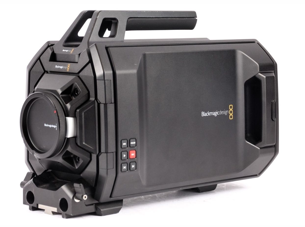 Blackmagic Ursa + Case Blackmagic + Base + Bateria V-Mount