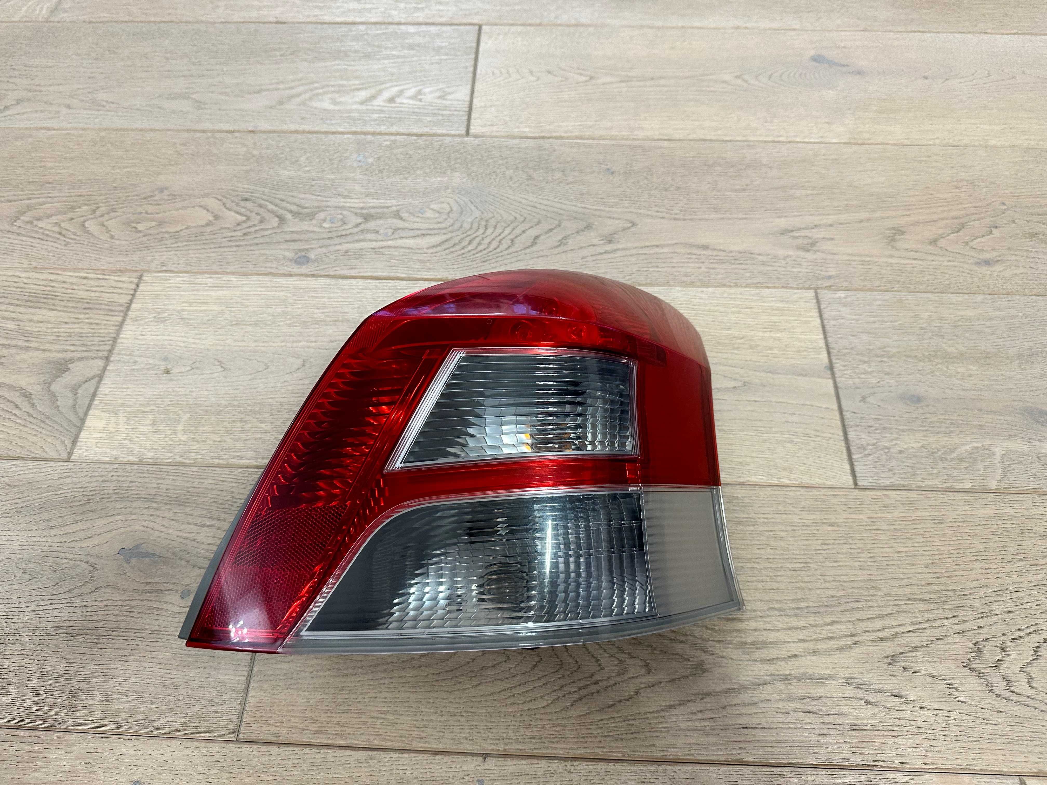 Lampa tył tylna prawa EUROPA Toyota Yaris II lift