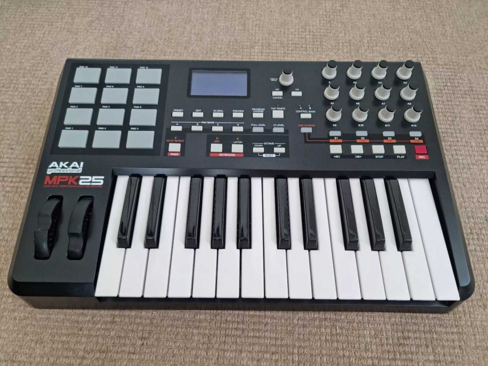 Akai MPK 25 kontroler MIDI jak nowy !