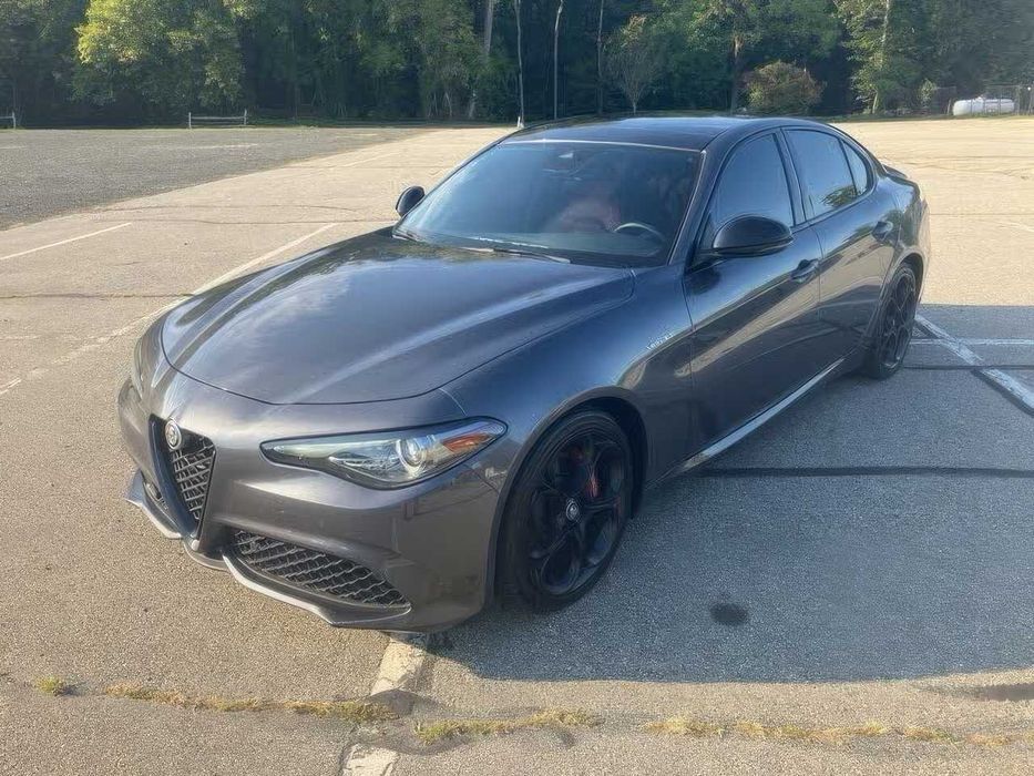 Alfa Romeo Giulia Veloce      2022
