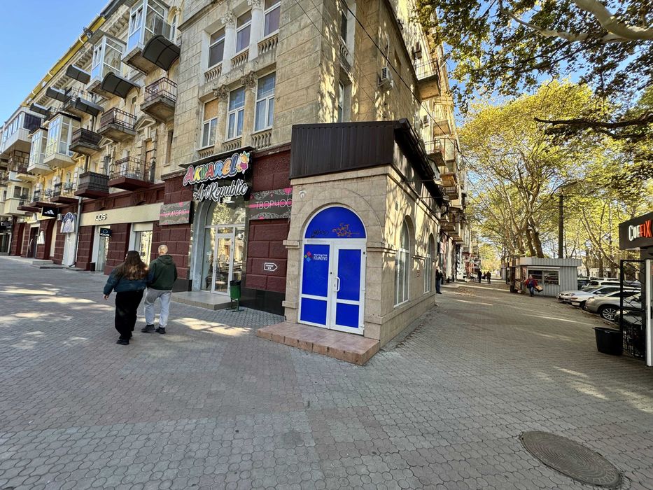 Соборна/Спаська 250 кв.м. прохідняк ціна 40000 грн/міс