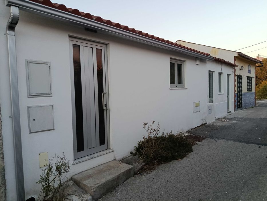 Casa renovada para arrendar na Póvoa do Pinheiro - Coimbra