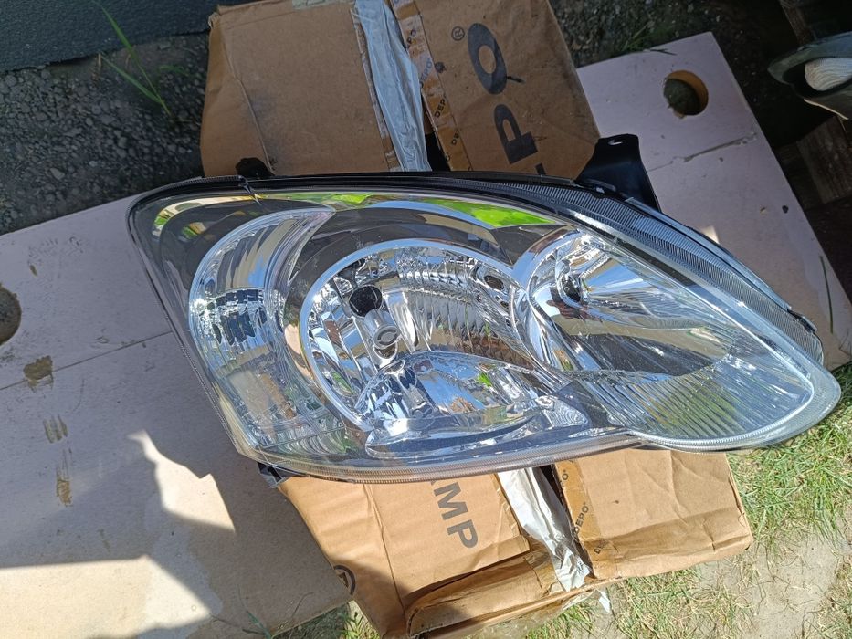 Toyota Corolla E12 Reflektor Lampa Prawy przód Depo nowa
