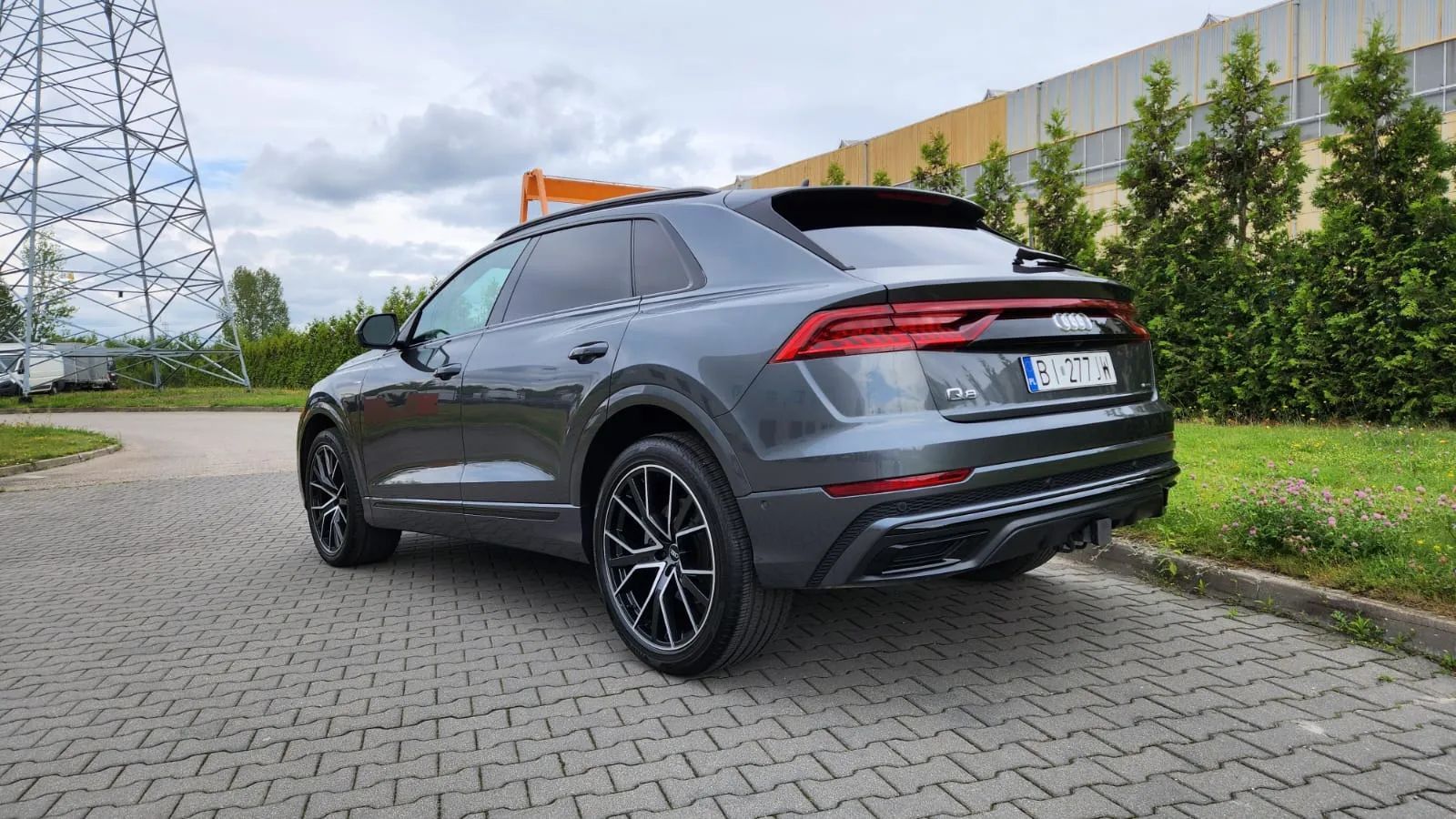 Audi Q8 55 TFSI 340 km w wersji PROGRESSIV S-line