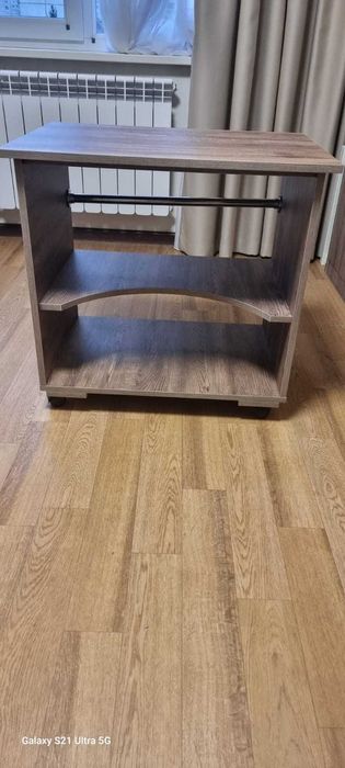 Стол - тумбочка на колесиках