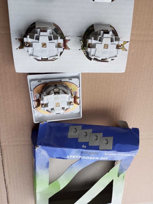 zestaw 4 gniazdek elektrycznych B-LINE TYP-F German schucko
