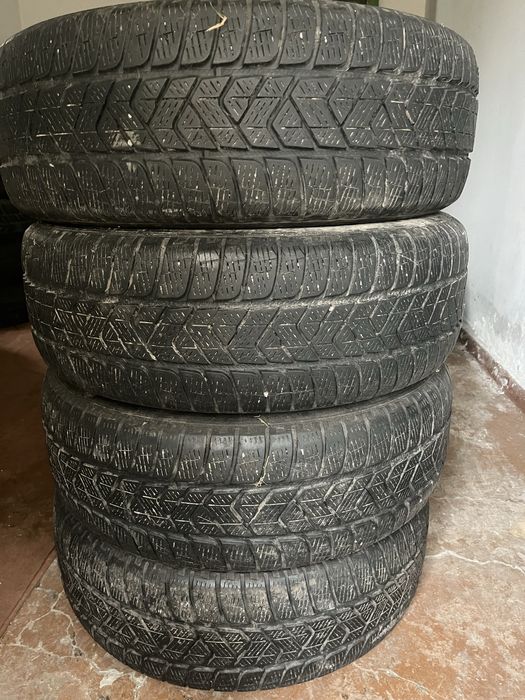 Гарна гума, 225/60/17. Піреллі