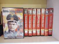 Kasety VHS widoczne na zdjęciach