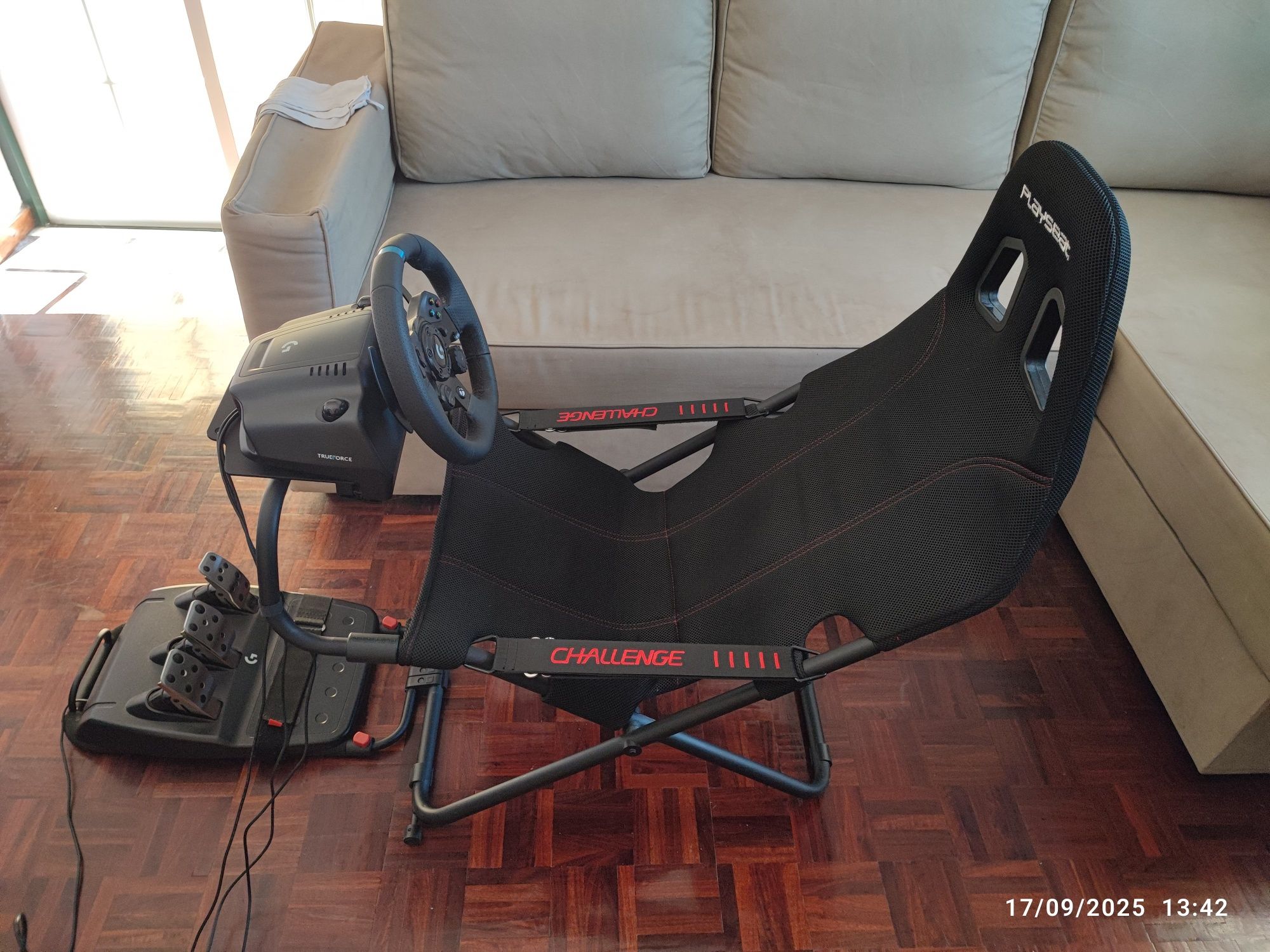 Logitech G923 (PC/Xbox) + Playseat Challenge Actifit