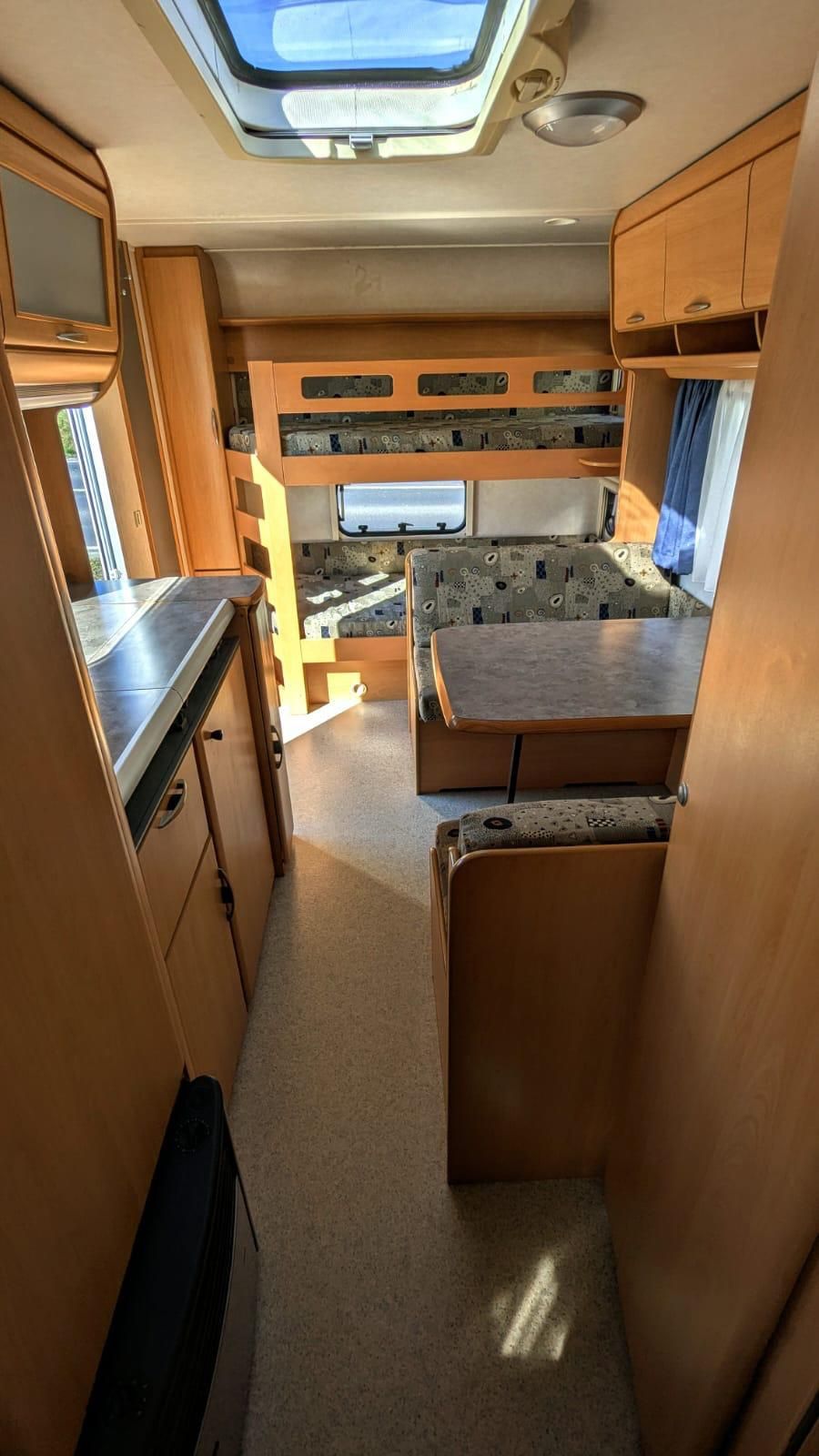 Hymer Eriba swing piętrowe łóżko