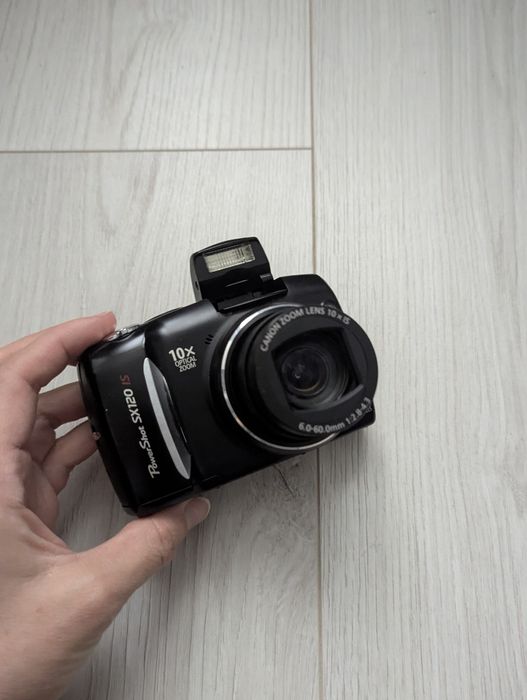 Цифровий фотоапарат Canon PowerShot SX120 IS