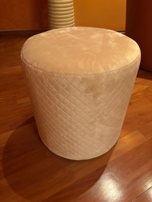 Nowy, Elegancki, jasny puf 2szt