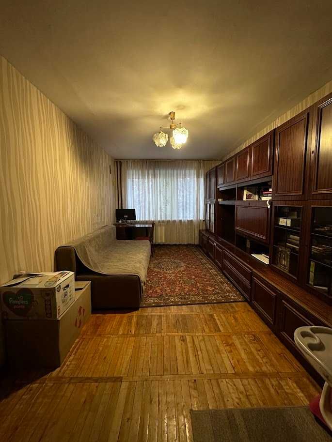 Продам 3-кімнатну квартиру по вул.Москаленка,10, без комісії
