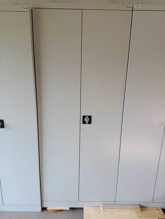 Metalowa szafa malow