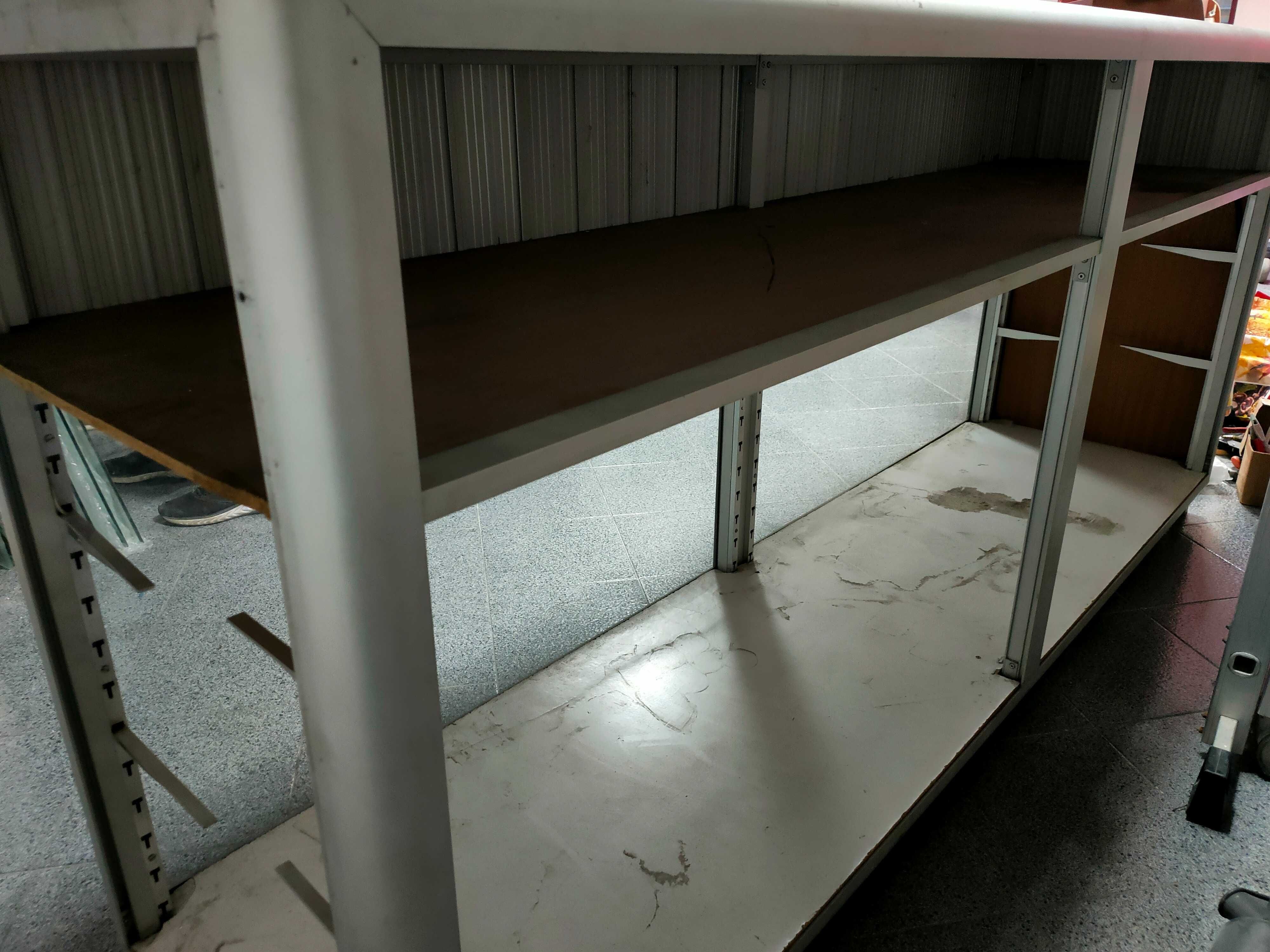 Balcão vitrine alumínio