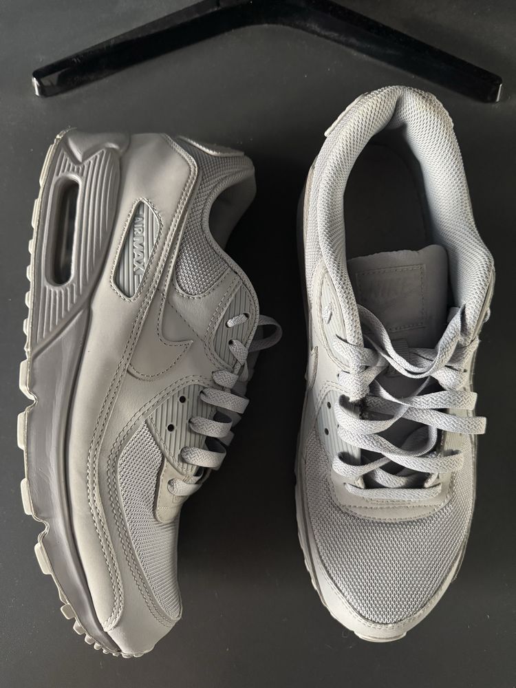 Продам кросівки Nike Air Max 90