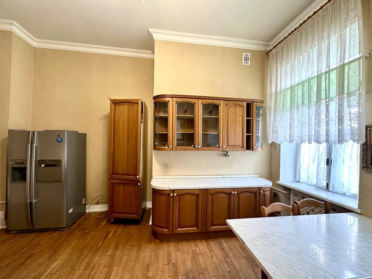 Продам квартиру на ул.Тургеневская S-125 m2,Клубный дом 1917 года