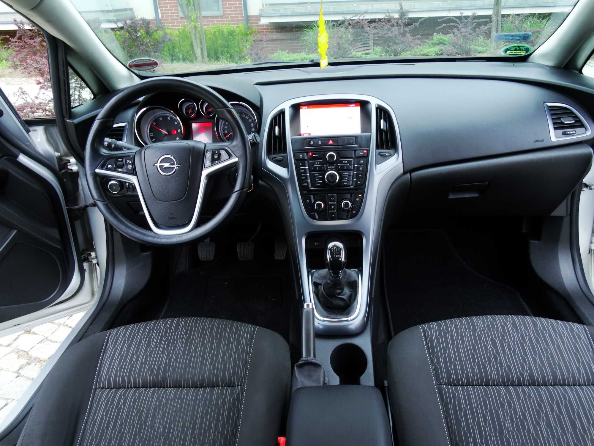 Opel Astra 1.6 CDTI KLIMA Tempomat