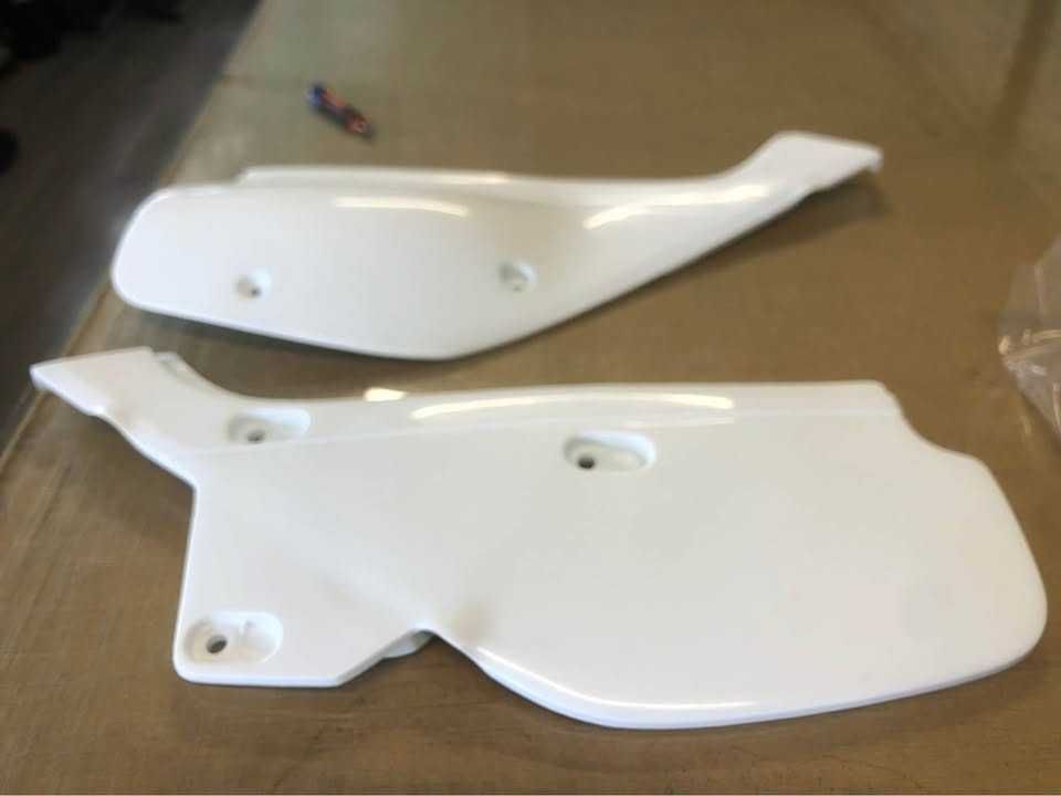 Tampas laterais Honda XR 600 NOVAS