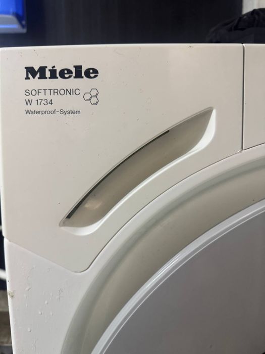 Пральна машинка Miele