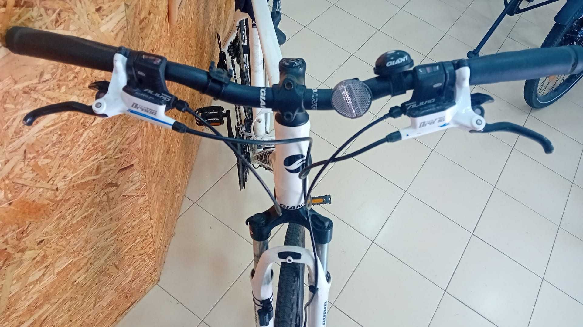 Bicicleta gravel / citadina Giant