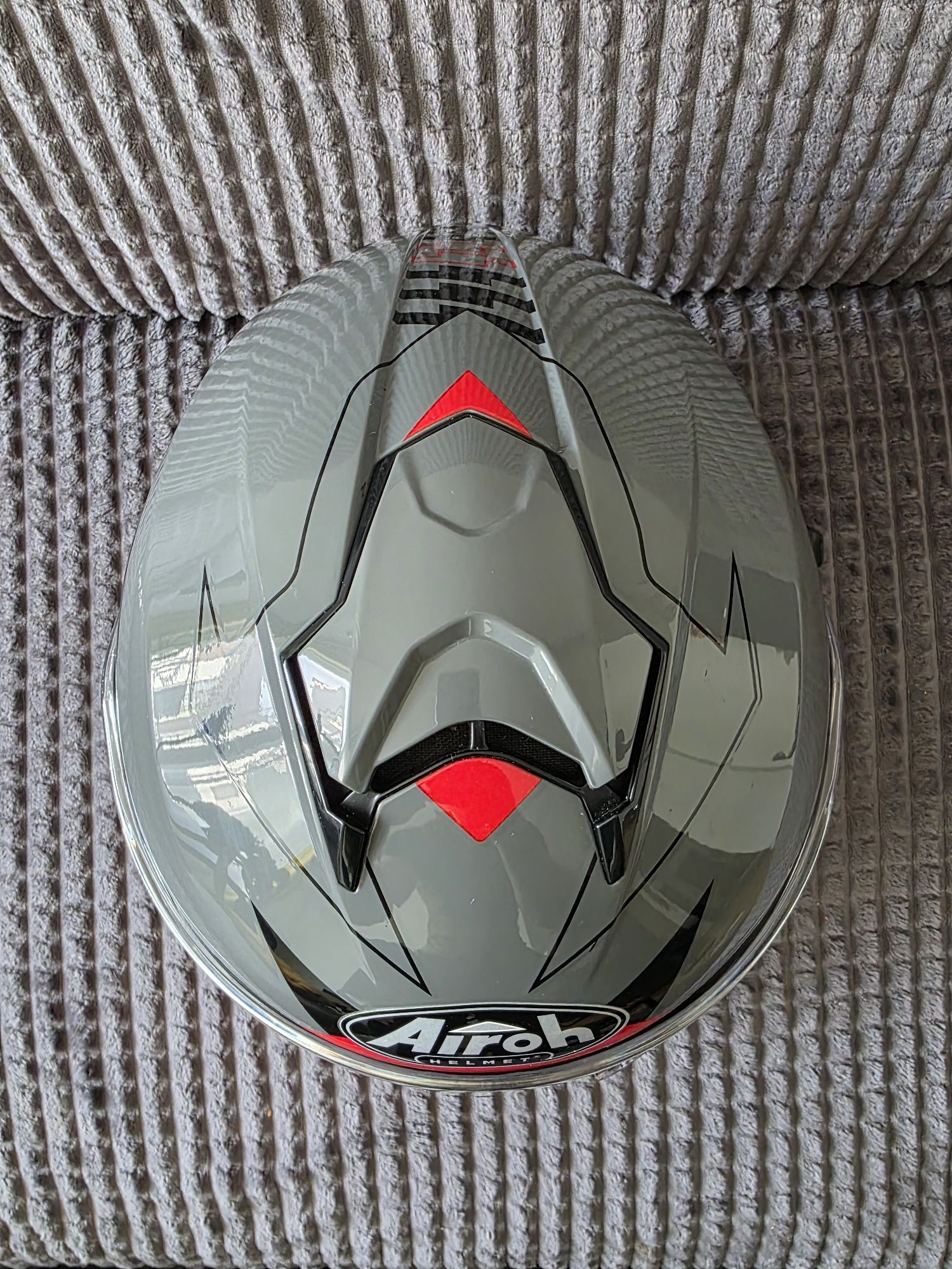 Kask integralny AIROH Spark Red Gloss szary czerwony czarny