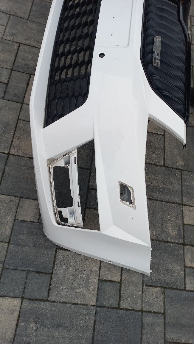 Skoda Octavia 3 lift zderzak przod lf9e przedni bialy vrs