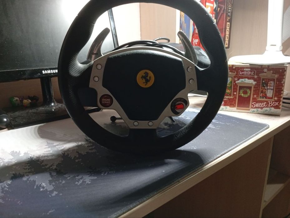 Руль фирмы Thrustmaster Ferrari F430 Force