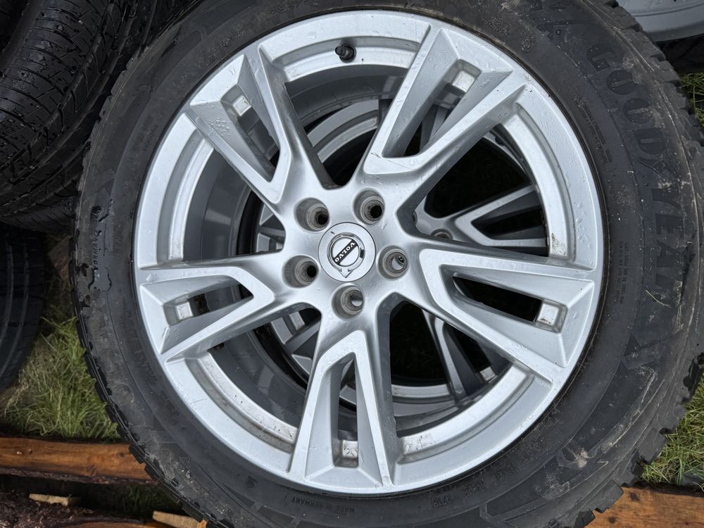 Koła zimowe Volvo XC40 235/55/18 Goodyear 6mm Poznań