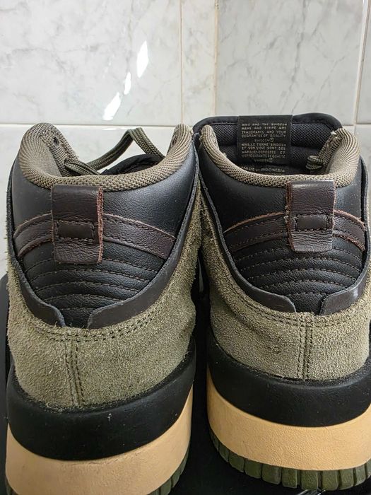 Tenis da Nike verde militar