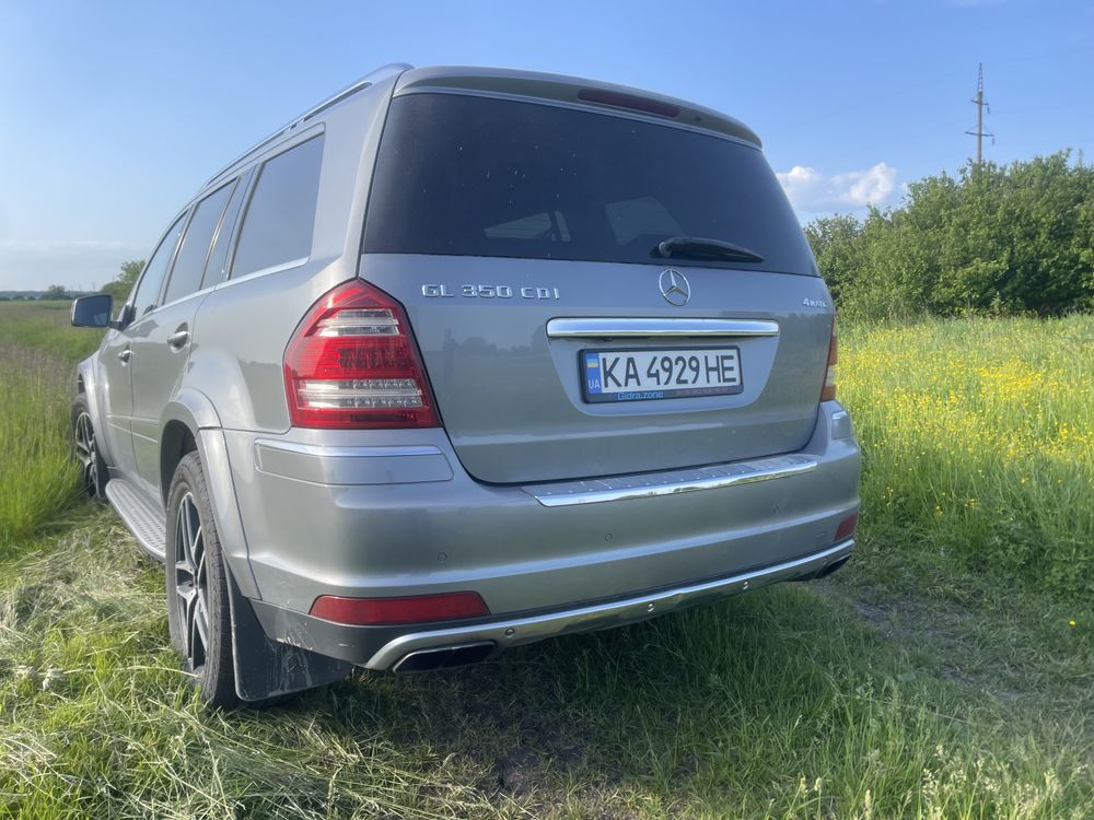 Мерседес Mercedes gl 350CDI 2012года. Без подкрасов.